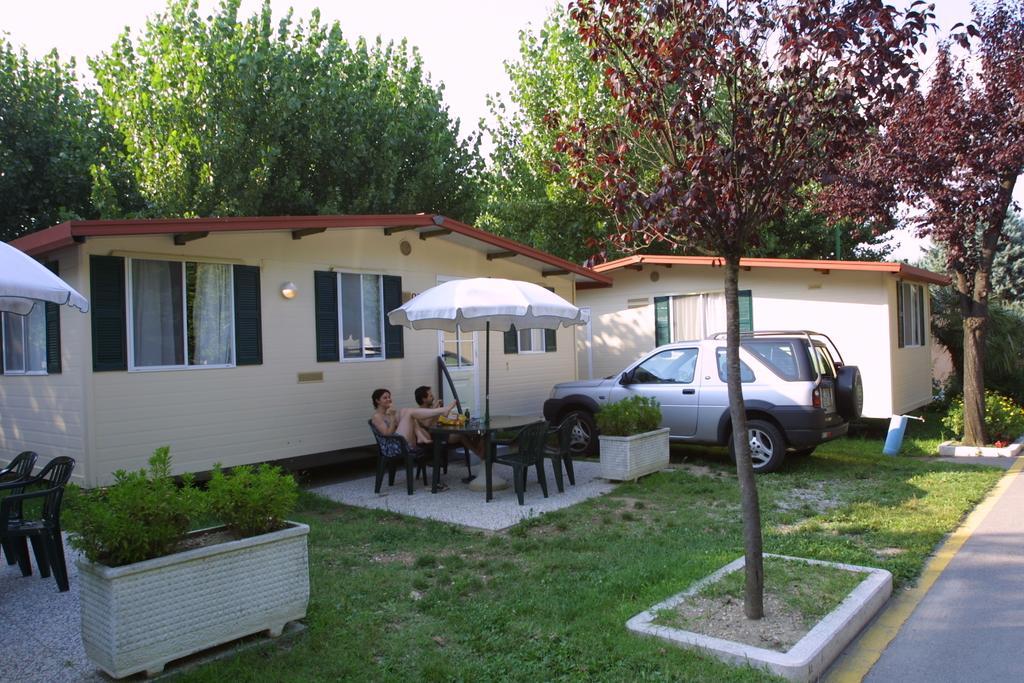 Camping Wien Peschiera del Garda Room photo